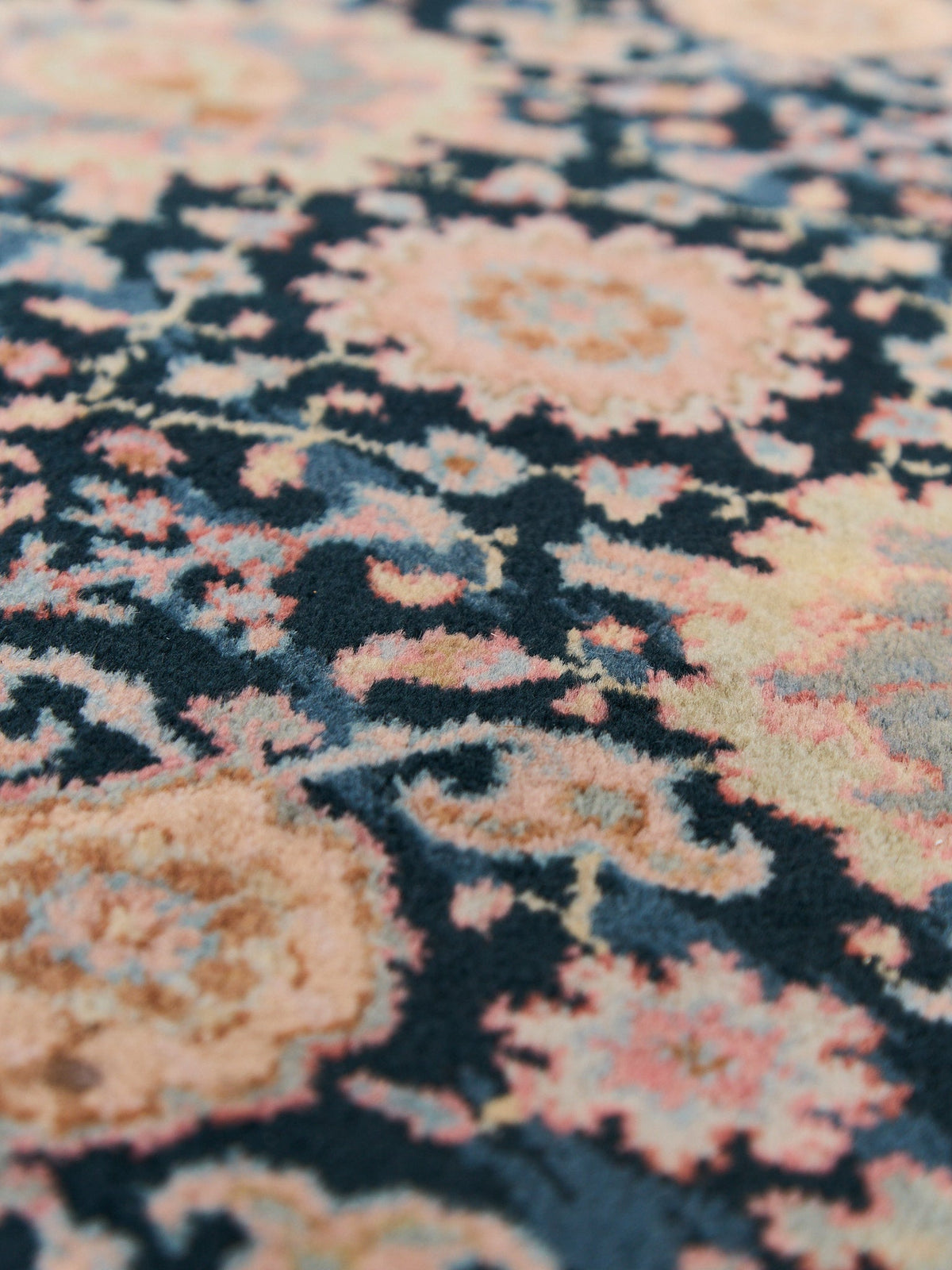 Karastan Williamsburg Kurdish Design Wool Rug